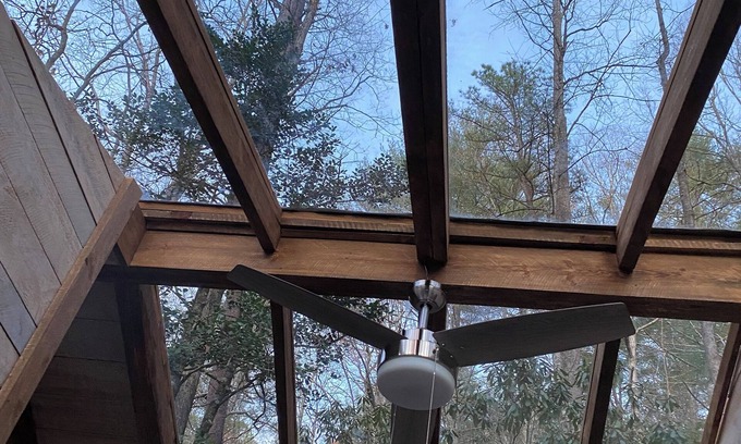 Purlear Cabina | The Moon and You- Unique creek side off grid 1-bedroom cabin with glass roof