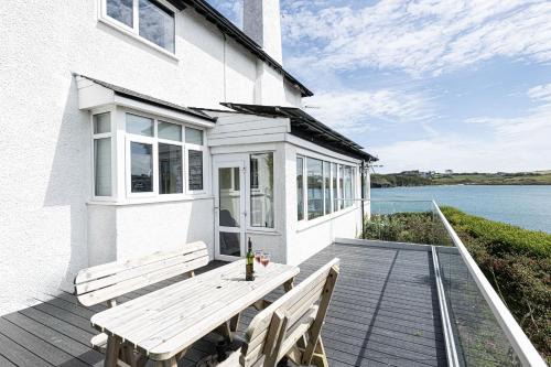 Cemaes Bay Casa | The Moorings