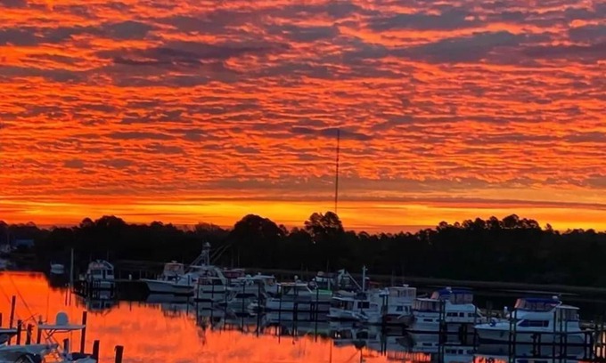 Carrabelle Hotel | The Moorings Hotel and Marina