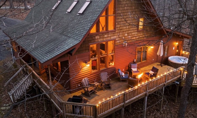 Pedlars Edge Chalet De Esquí | The Moose Lodge-Hot Tub/Game Room/Fire Pit/Grill/Walk to Slopes-0.7mi to Lodge
