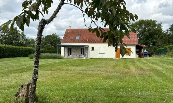 La Roche-en-Brenil Casa | The Morvan cocoon