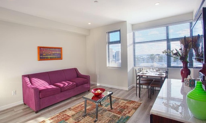 Bankers Hill Apartamento | The Most Beautiful Bay View from 1 Bedroom Apt