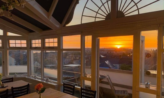 Barry Hotel | The Mount Rooms