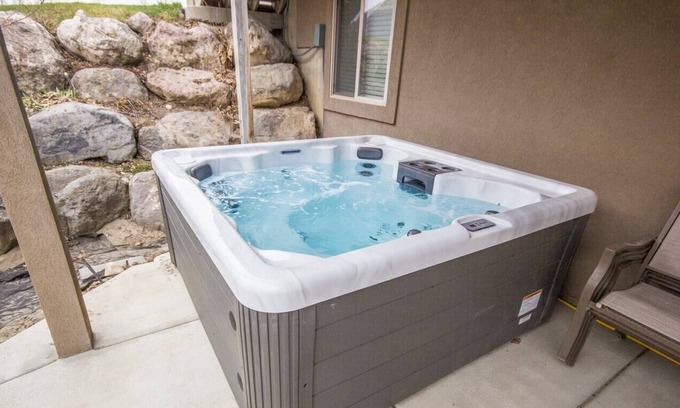 Cedar Hills Casa | The Mountain Escape | New Private Hot Tub | BBQ | Private Patio | Completely...