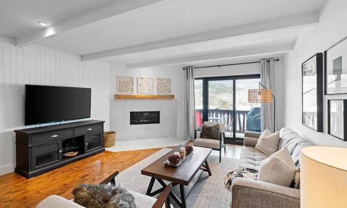 Mont-Tremblant Apartamento | The Mountain View Condo