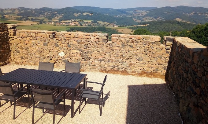 Saint-Forgeux Cabaña | Las montañas de Lyon tranquilas