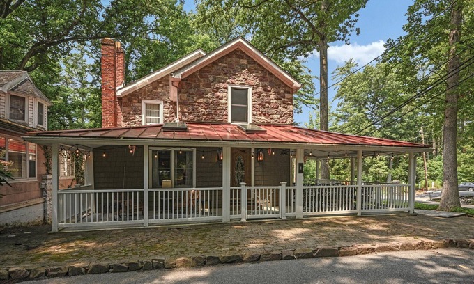 Mount Gretna Heights Casa | The Muhlenberg Cottage