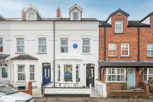 Belfast Casa | The Music and Poetry House