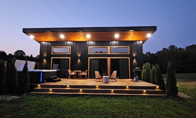 Rockbridge Villa | The Mysa - Lux Villa with Sauna & Hot tub / NEW