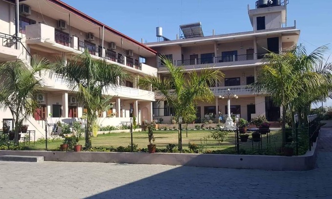 Gaindakot Complejo | The Narayani Resort
