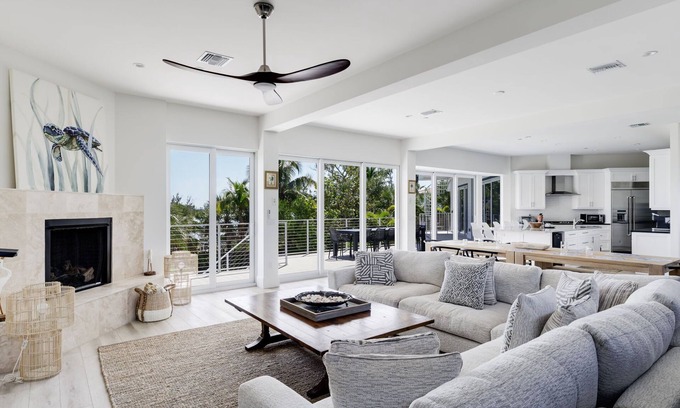 Wulfert Casa | The Narrows- Stunning Bayfront Villa on Captiva
