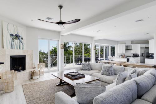 Wulfert Casa | The Narrows- Stunning Bayfront Villa on Captiva