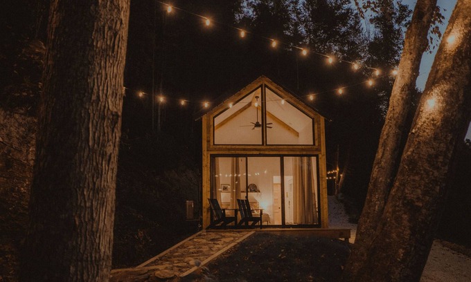 Rogers Cabina | The Naturalist - Tiny Cabin in RRG