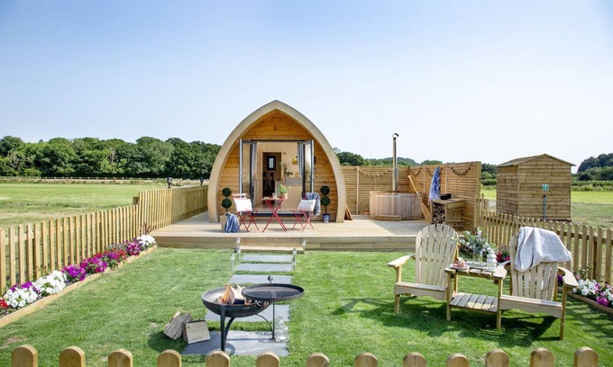 Wells Cabina | The Nave, Cathedral View - a chalet that sleeps 2 guests in 1 bedroom