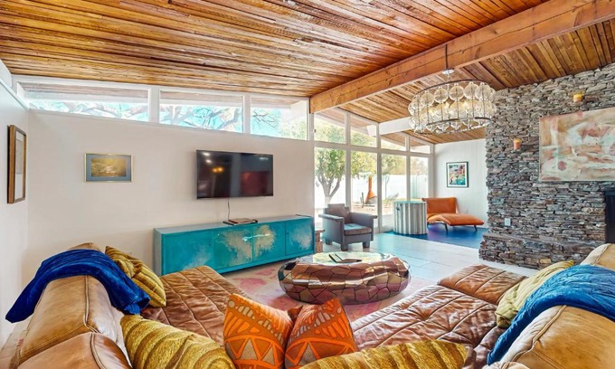 Paradise Valley Ranchos Casa | The Neon Cactus