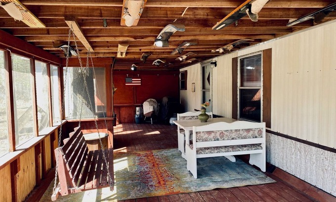 Wappapello Casa | The Nest. A cozy lake house within walking distance of Lake Wappapello.
