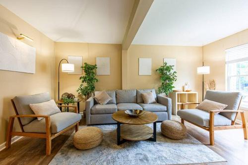 Germantown Casa | The Nest at Harmony Woods: Lux DC getaway + office