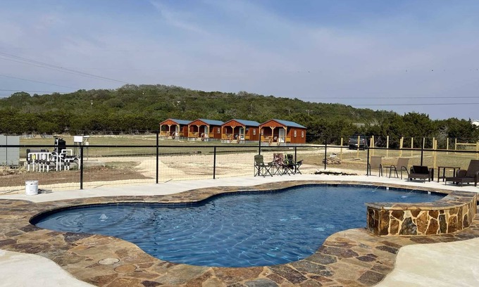 Pipe Creek Cabina | The Nest Cabin Resort - Bluebird Cabin #5