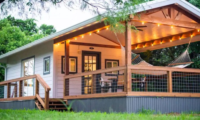 Waco Casa | The Nest - Cozy Cottage Near Baylor and Magnolia