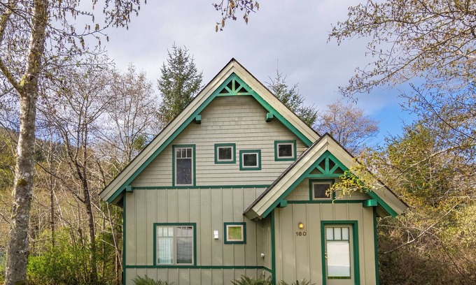 Yachats Cabina | The Nest - Quiet Water Cabin
