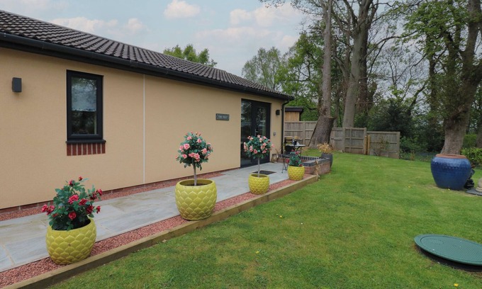 Wetheral Cabaña | THE NEST, romantic, with a garden in Wetheral