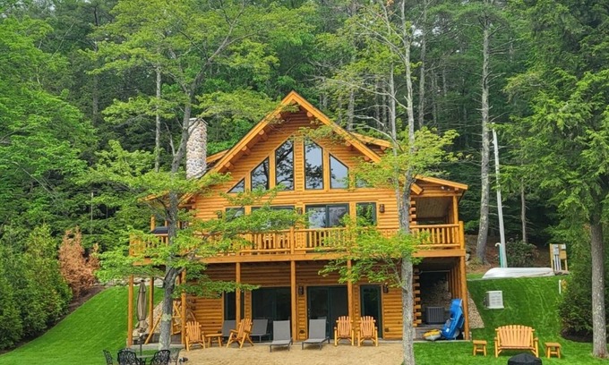 Amherst Cabina | The NEW Damon Pond Log Cabin