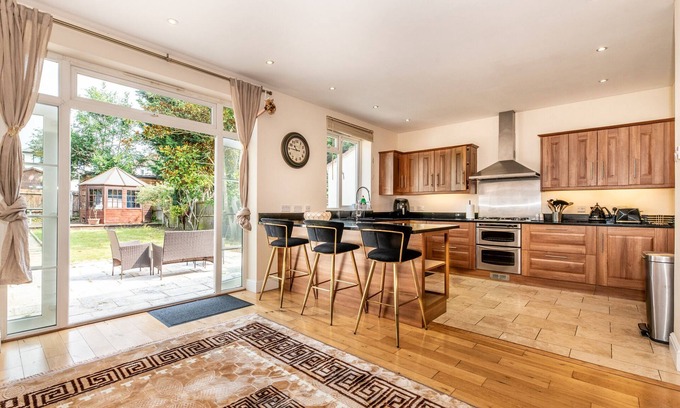Coombe Vale Casa | The New Malden Manor