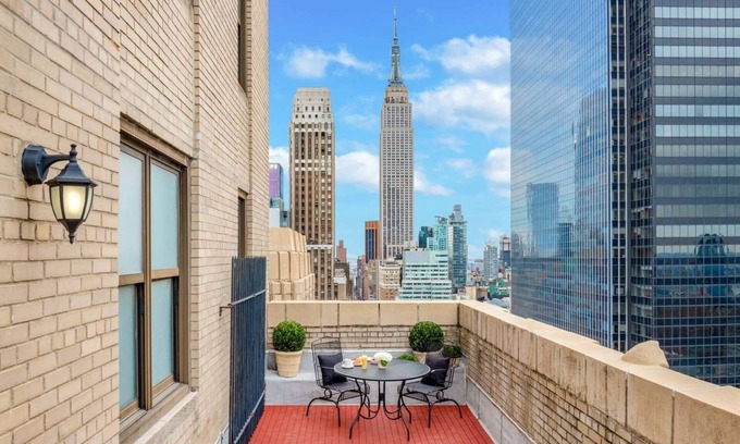 Garment District Hotel | The New Yorker Hotel | Queen Terrace Suite | Historic NYC Stay