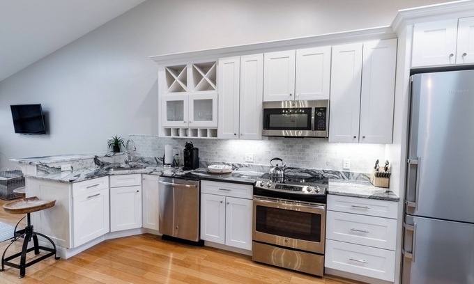Yachting Village Casa | The Newport Lofts - 359 Thames Street