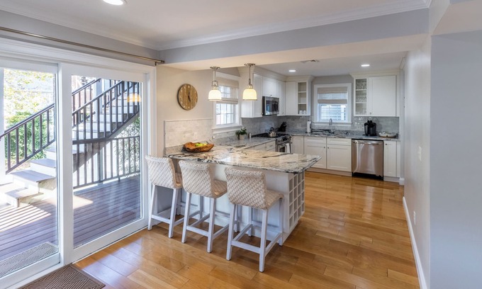 Fifth Ward Casa | The Newport Lofts - 617 Thames Street
