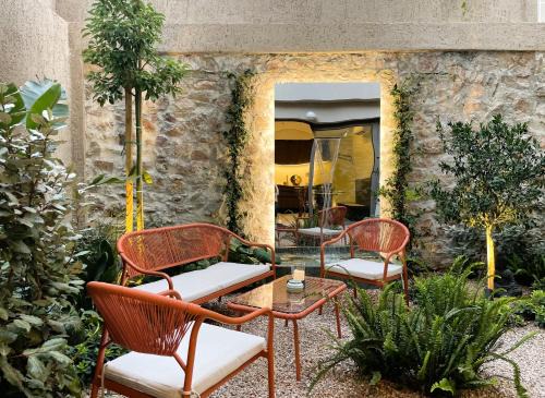 Zografos Hotel | THE NIXON Luxury Suites and Apartment Hotel