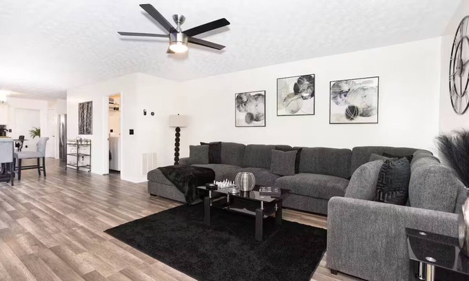 McDonough Casa | The Noir Escape