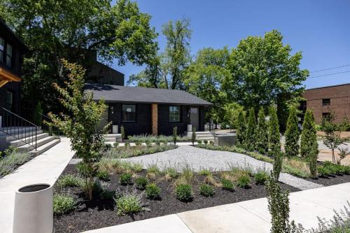 Hillsboro West End Apartamento | The Nomad 4 Studio Buyout 16 Guests in Hillsboro