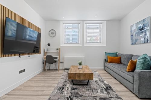 Swindon Apartamento | The Nook - 2 min from Station - Free Parking - Courtyard