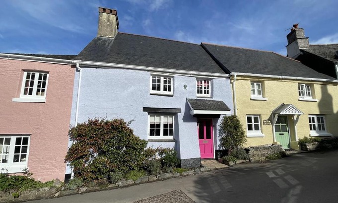 Dittisham Casa | The Nook - Charming cottage, modern living with original features, perfect private garden