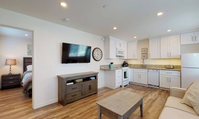 Mission Valley West Apartamento | The Nook of Silver Terrace, near USD & Old Town.