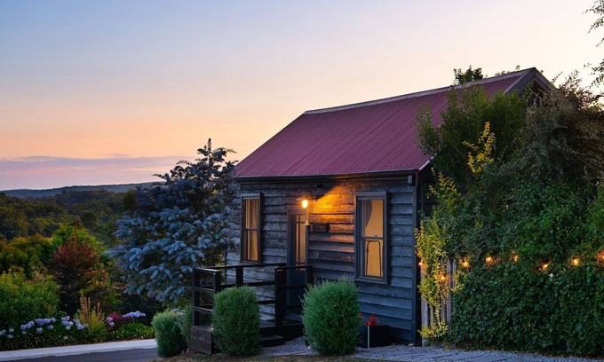 Daylesford Casa | The Nook - Romantic Couples Getaway in the heart of Daylesford!