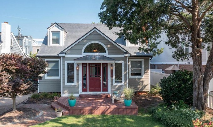 Northeast Virginia Beach Casa | The North End Bungalow
