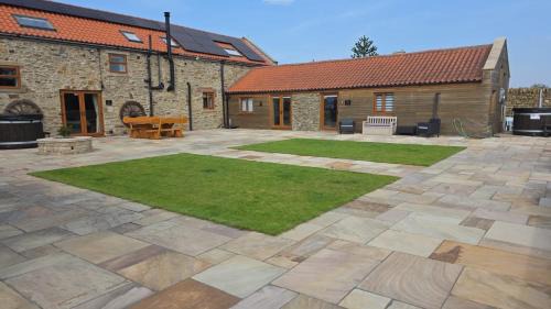 Crook Casa | The Oak, Country Home, Sleeps 4 with Hot Tub near Durham City & Bishop Auckland