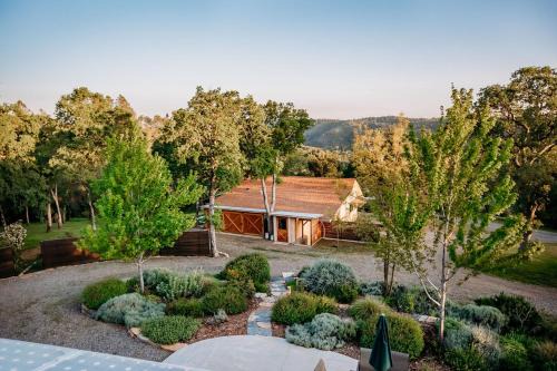 Mariposa Casa | The Oak Meadows Guest House
