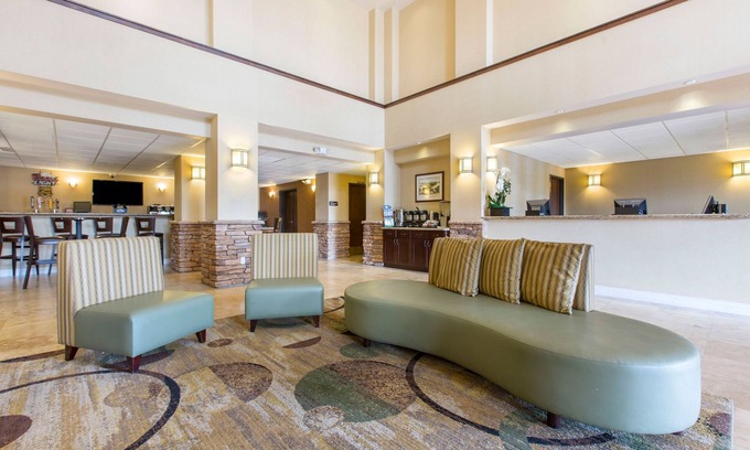 Paso Robles Hotel | The Oaks Hotel Paso Robles