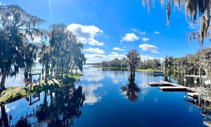 Clermont Casa | The Oasis House - Lakeside Tiny Home Near Orlando