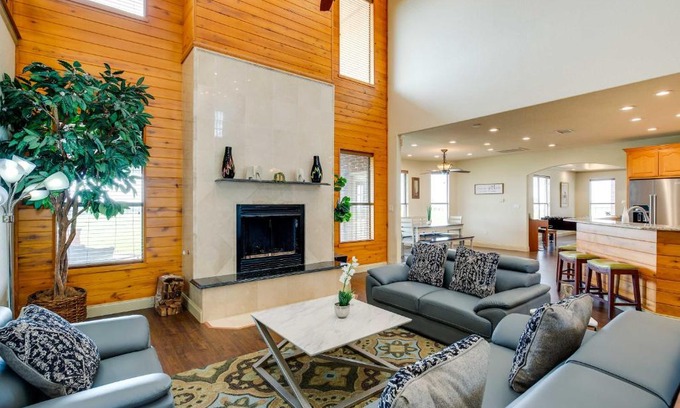 Westminster Casa | The Oasis Ranch 20-Acre Ranch in Whitewright!