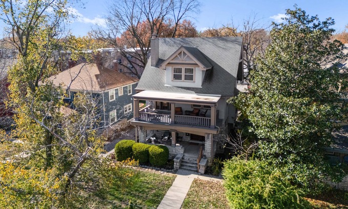 Midtown - Westport Apartamento | The Observatory - Cozy Third Floor 1 Bedroom Apartment in Westport
