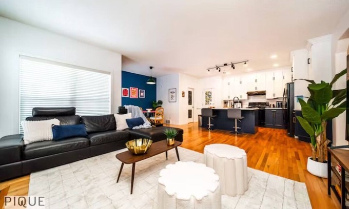 Griesbach Casa | The Obsolete Suite - King Bed - Fireplace - Pet Friendly