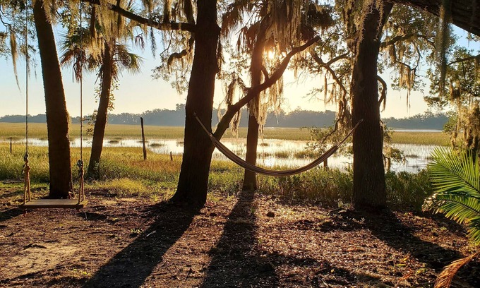 Saint Helena Island Casa | The Offbeat Oasis by the Marsh- State Park Pass Included🏖