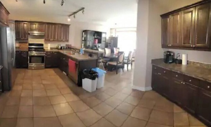 Timberlea Casa | The Oilsands Manor