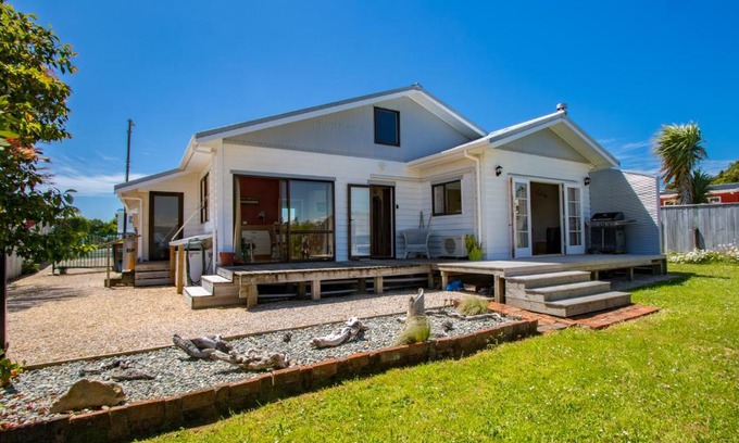 Collingwood Casa | The Old Bakery - Collingwood Holiday Home