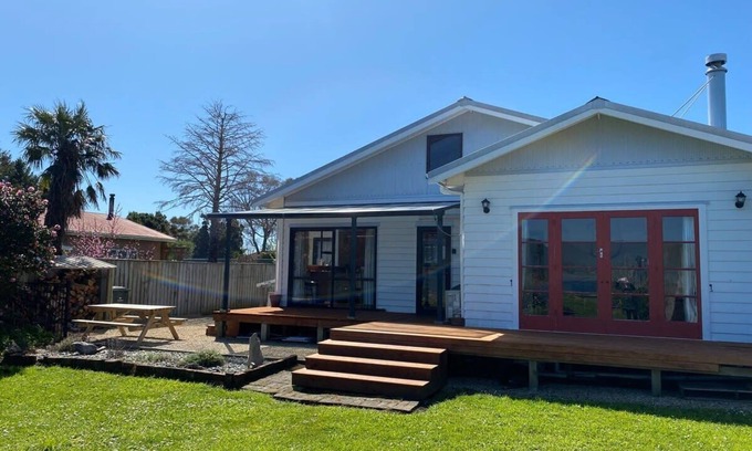 Collingwood Casa | The Old Bakery - Waterfront Retreat in Collingwood
