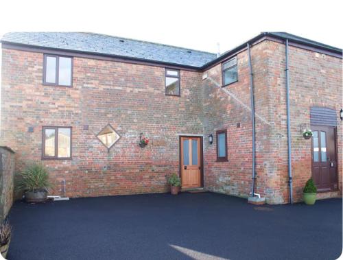 West Parley Casa | The Old Barn - Bramble Farm Cottages